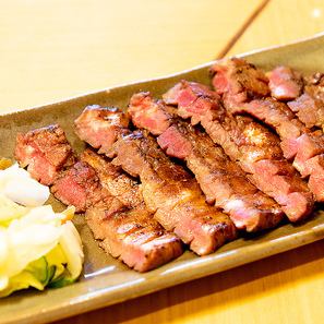 人気メニュー！厚切り牛タン。