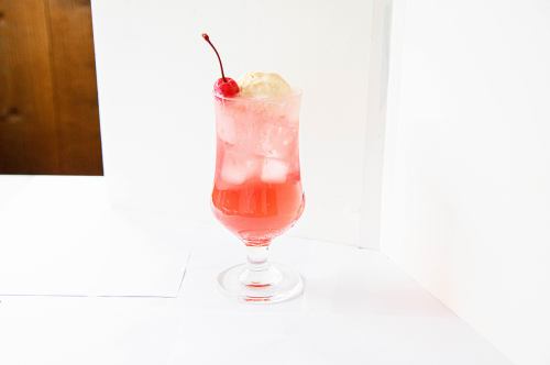 クリームソーダ(いちご)