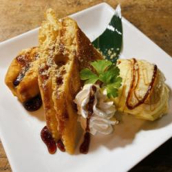 きな粉揚げパンの黒蜜バニラアイス添え