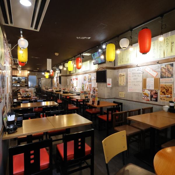 【テーブル席、カウンター席も】お一人様も、お気軽にお立ち寄りいただけます!お仕事帰りや、ちょっと一杯飲みたいときなどにも、ぜひご利用くださいませ♪