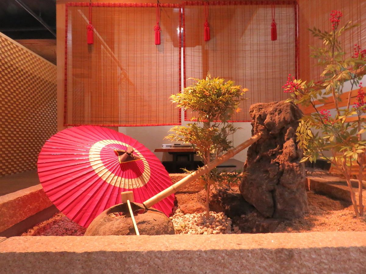 If you go through the entrance ... there is a Japanese atmosphere waiting for you!