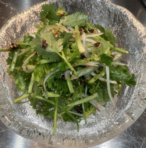 パクチーサラダ