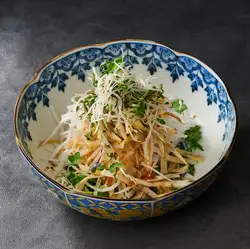 揚げ牛蒡と大根の薬味サラダ