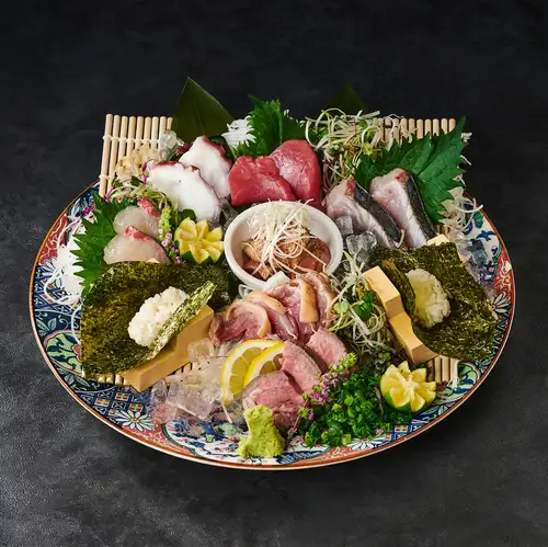 『魚×肉を一皿で。』鮮魚と肉刺し7種盛り合わせ(銀座盛り)