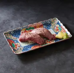 和牛の炙り肉寿司(2貫)