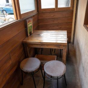 テラス席で感じる秋風が心地いい♪（※席数などの詳細は店舗までご確認下さい。）