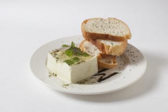 手工奶酪豆腐和法式面包