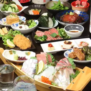 宴会套餐 4500 日元,包含 2 小时畅饮。