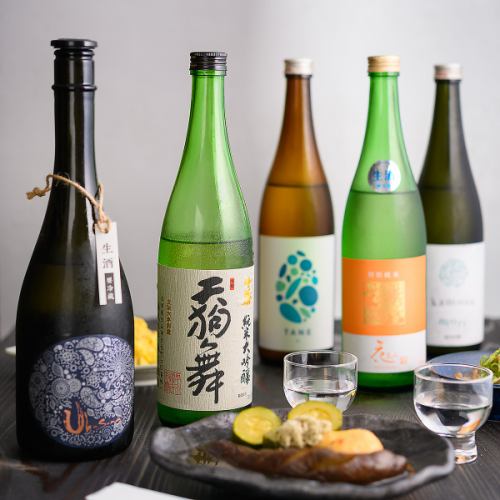 Please enjoy our carefully selected sake and cuisine.