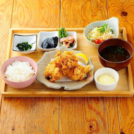 にいやま名物！からあげ定食など◆ランチ営業やってます