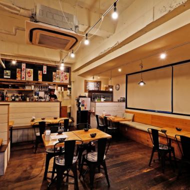 The restaurant has a retro and homely atmosphere.It can be used by a wide range of people, from individuals to groups.