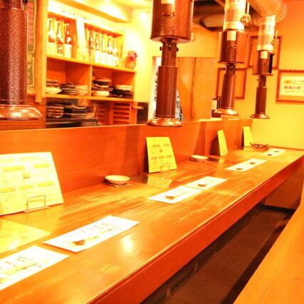 【少人数のプライベート空間を提供】少人数のプライベート空間を提供する当店では、落ち着いた雰囲気の個室がございます♪お友達やご家族との特別な時間を大切にしたお食事をお楽しみいただけます。