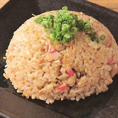 Gomoku fried rice with spring onion oil