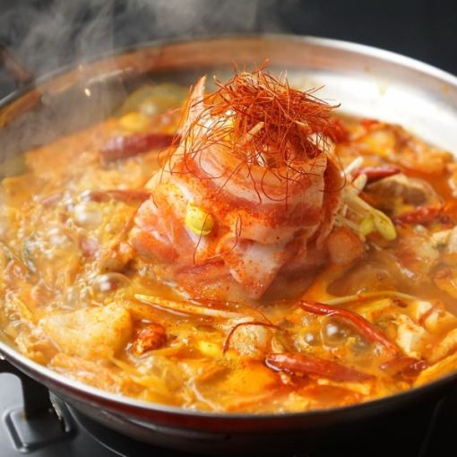 12月26日（週五、週六）限定 ◇ 2小時 [火鍋&弁慶套餐] 泡菜火鍋 ◇ 生啤酒暢飲 ◇ 6,000日元 / 年末派對