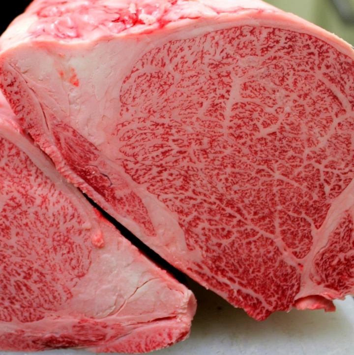 Directly from a wholesaler! Outstanding freshness♪ Safe and secure high-quality meat slowly cooked over a charcoal fire♪