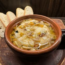 カマンベールと季節野菜のアヒージョ