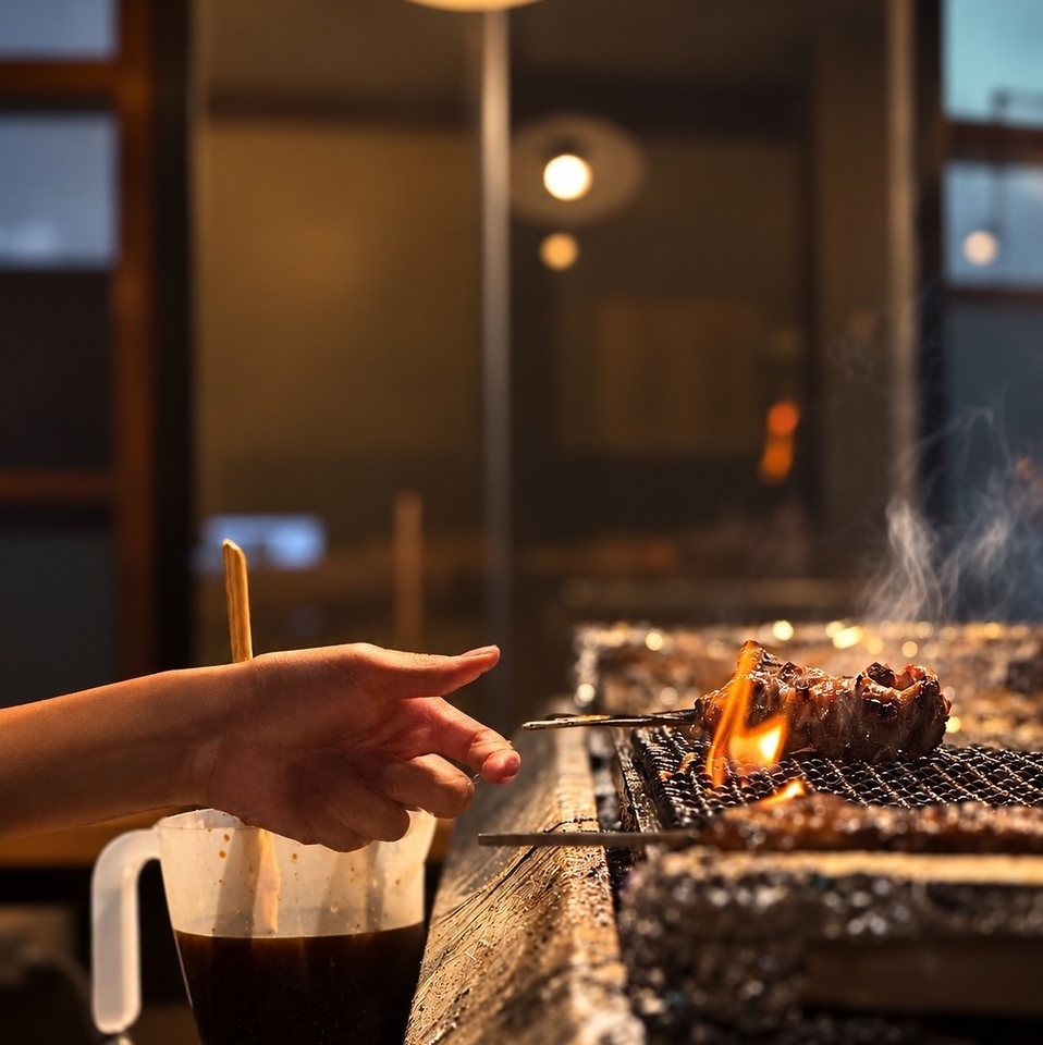 絶妙な火入れで肉の旨味を最大限に引き出した「牛串」は絶品。