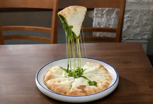 抹茶チーズナン