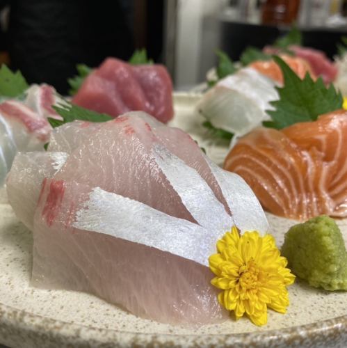 Assortment of 5 types of sashimi