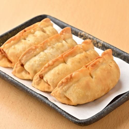 ピリ辛唐揚げ/カニクリームコロッケ/揚げ餃子/手羽先ピリ辛唐揚げ