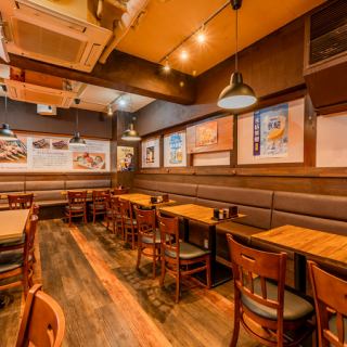 お店をまるごと貸切で、特別な宴会やパーティーを演出できます。最大80名まで対応可能で、プライベートな空間を独り占め。結婚式の二次会や大規模な宴会など、大切なイベントにぴったりの貸切プランです。