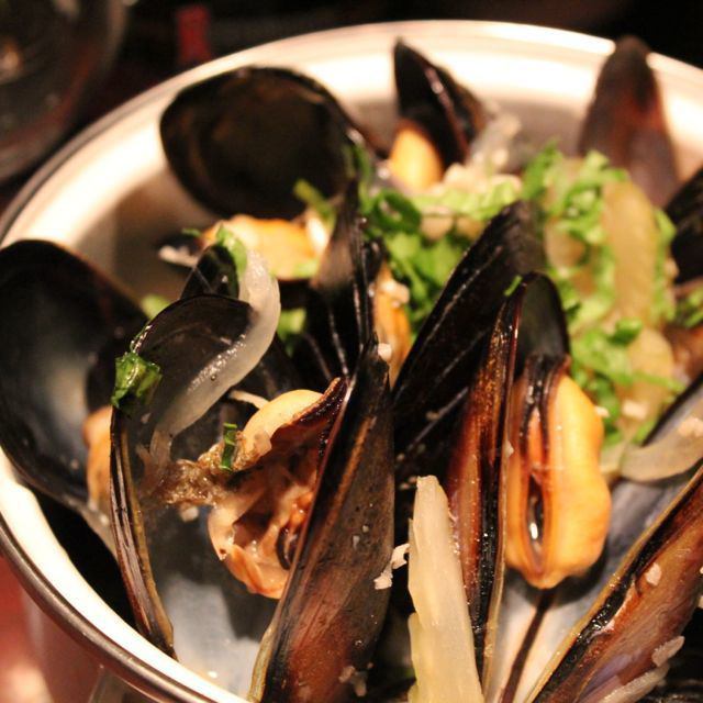 Mussels steamed in white beer