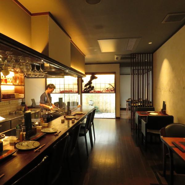 A renovated old folk house with a Japanese-style and modern atmosphere, a cozy and relaxing atmosphere.A friendly shopkeeper will welcome you ♪ (Hiroshima / Komachi / Yakitori / Wine / Hideaway / Fashion / Course / Girls' Party / Date / Entertainment)