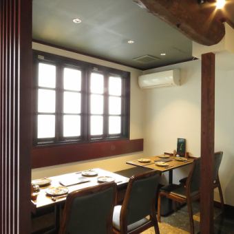 Enjoy a calm meal in a stylishly decorated extraordinary space such as wallpaper with a dynamic "calligraphy" ◎ It is recommended for girls-only gatherings and entertainment as it can be used by 3 people ♪ (Hiroshima) / Komachi / Yakitori / Wine / Hideaway / Fashionable / Course / Women's Association / Date / Entertainment)