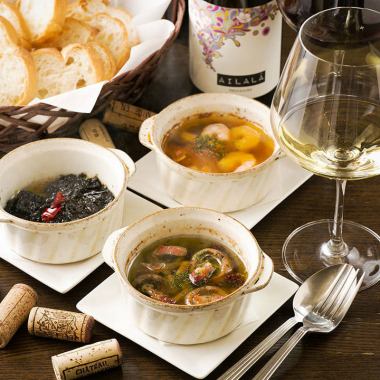 There are many dishes that go well with wine, such as the popular ahijo.