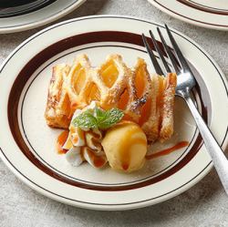 Apple pie and vanilla ice cream