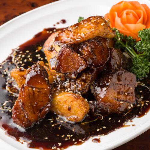 Recommended! Special black sweet and sour pork with long potatoes