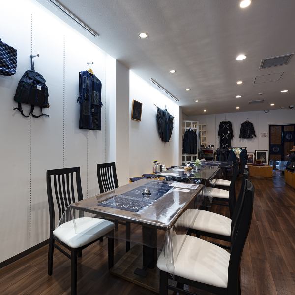 [Kurume Kasuri clothing sales, cafe, and rental gallery] This shop has been promoting Kurume Kasuri, an important intangible cultural property, for over 50 years.We offer delicious drinks in the cafe space.
