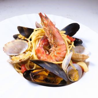 天草車海老と魚介のフレッシュトマトソース“ペスカトーレ”