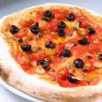 ラー油香る　アンチョビとオリーブのピッツァ“マリナーラ”