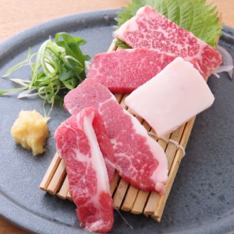 馬刺しの盛り合わせ