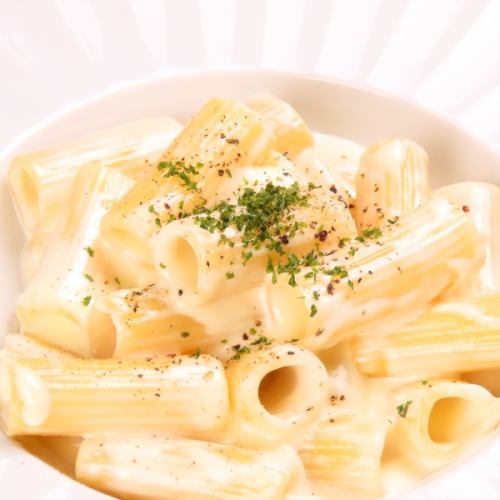 ゴルゴンゾーラのクリームソース “リガトーニ”