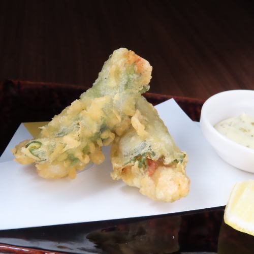 大葉と生ハムで巻いた広島県産牡蠣のフリット(2個) 自家製タルタル