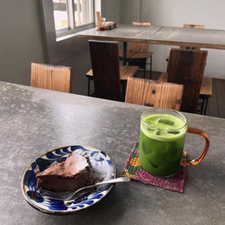 ダークチョコのガトーショコラ