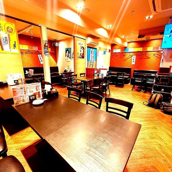[Second floor seating] Tables are well spaced, so you can enjoy your meal in a spacious and relaxing space♪★Private and semi-private rooms are also available!If you want to enjoy all-you-can-eat and all-you-can-drink in a relaxed manner, we recommend this restaurant!Overwhelming Please enjoy the cost performance♪