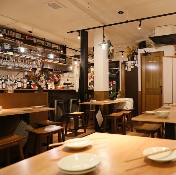 [Sophisticated space, perfect for dates and business meetings] With easy access to the station, you can enjoy yourself without worrying about the last train.Recommended for after-parties too. Please feel free to drop by for a drink with your colleagues before heading home. We look forward to seeing you.