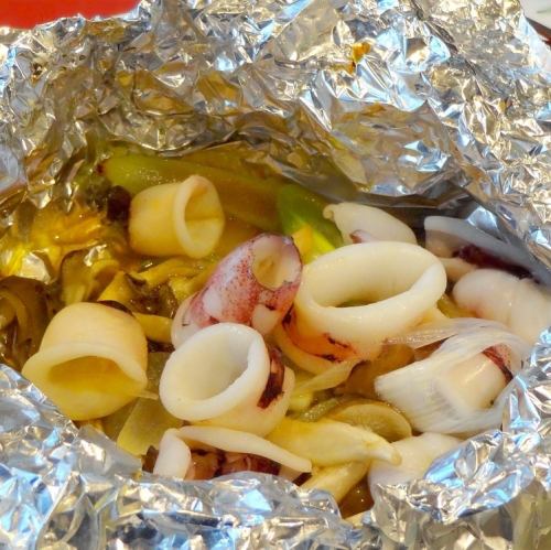 grilled squid in foil