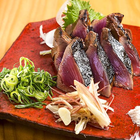 8 pieces of seared bonito with salt