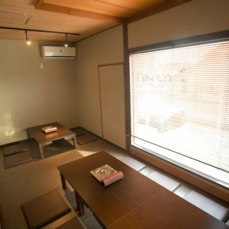 Semi-private room with tatami mat seats.You can connect tables and up to 14 people ♪ Ideal for banquets ♪