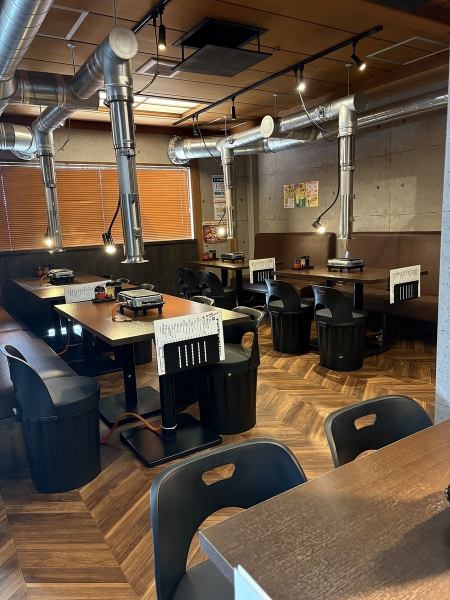 4名前後でのご来店にぴったりなお席をご用意しています♪大人数でのご宴会も◎!女性同士の少人数でのプライベート利用や普段日のデート、ちょっとした外食をはじめ、少人数から大人数のご宴会まで幅広くご利用いただいております。お気軽にお越しください。