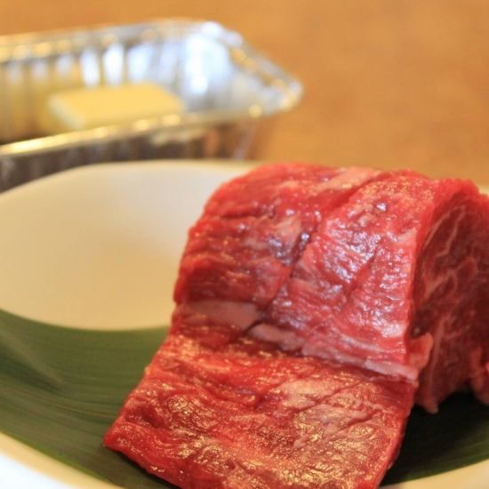 美味しいお肉を店内でご堪能ください！