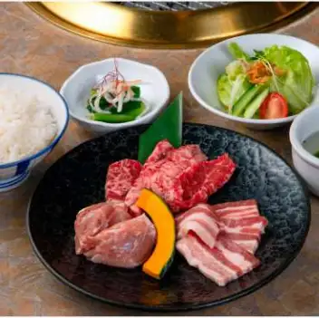 お得なランチも営業中！土日祝限定のランチ食べ放題コースも◎