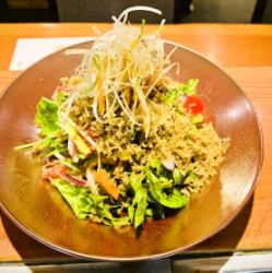 カリカリじゃこと水菜のグリーンサラダ