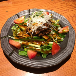 きゅうりとトマトの肉味噌サラダ