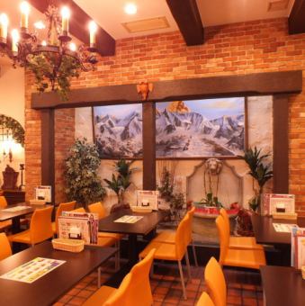 静かな店内は、ご家族や友人、職場の仲間との寛ぎのひとときを過ごせます。ごゆっくりとお過ごしください。プライベート宴会、同窓会、お祝いなど承ります。