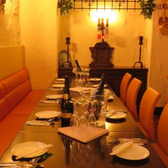 テーブル席多数♪貸切も３0名前後まで対応可能です。ファミリーやママ会、女子会など大歓迎♪